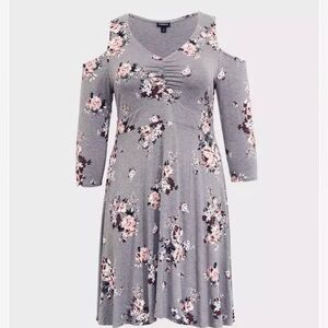 Torrid Grey Floral Jersey Skater Dress NWT‎ size 00/M/10